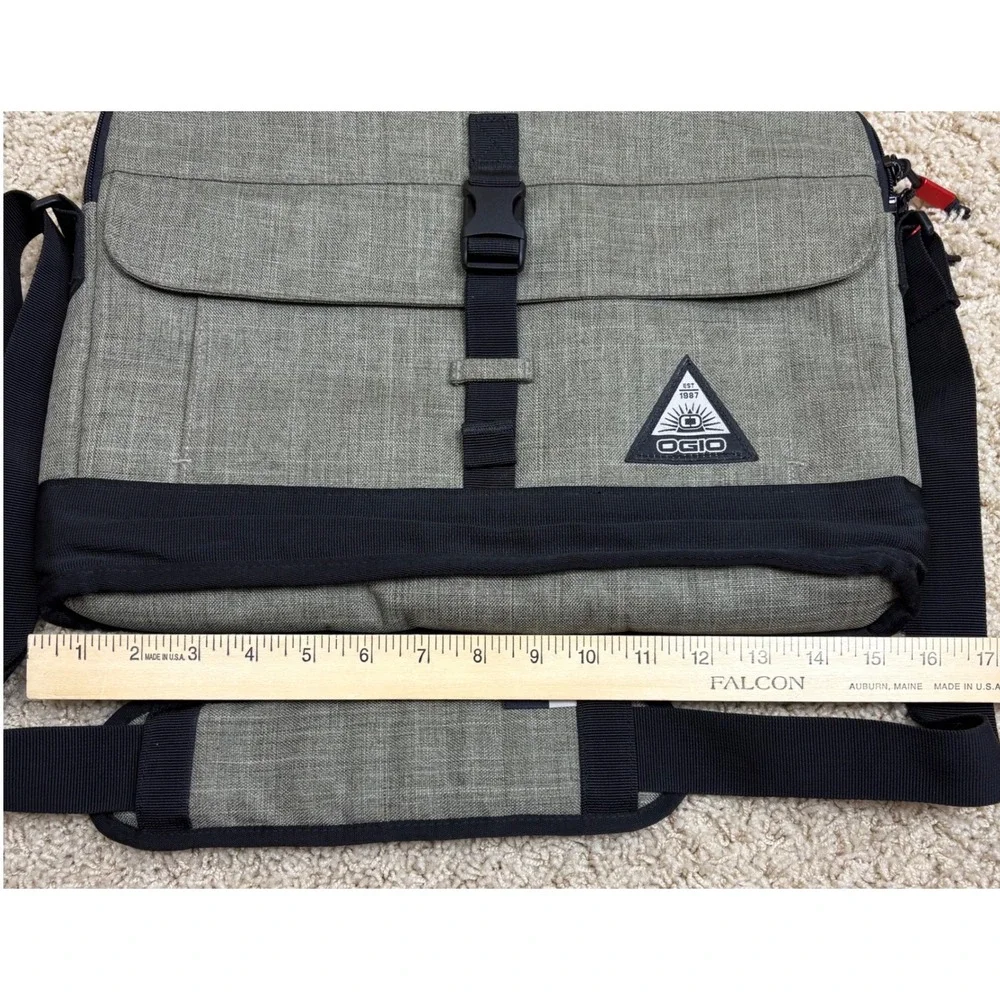 OGIO Messenger Bag Gray/Green EUC Adjustable‎ Strap Laptop Computer Work School